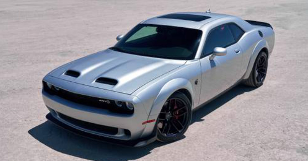 Drag Racing the Dodge Challenger Redeye