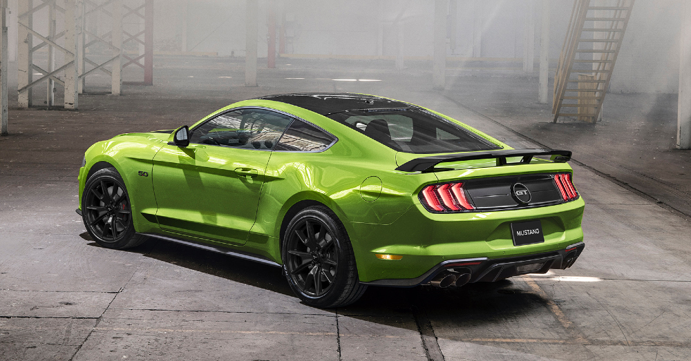 2020-ford-mustang-gt-black