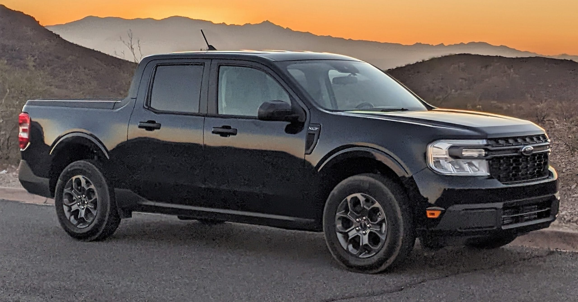 Ford F-150 Lightning vs Ford Maverick