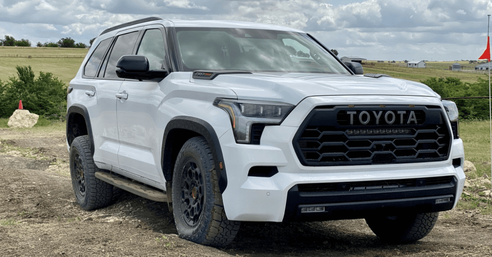 ford-expedition-vs-toyota-sequoia-the-battle-of-the-big-suvs-white-2023-sequoia